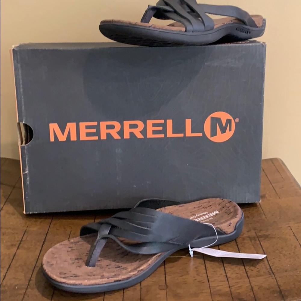 NEW. Merrell Sandals sz6